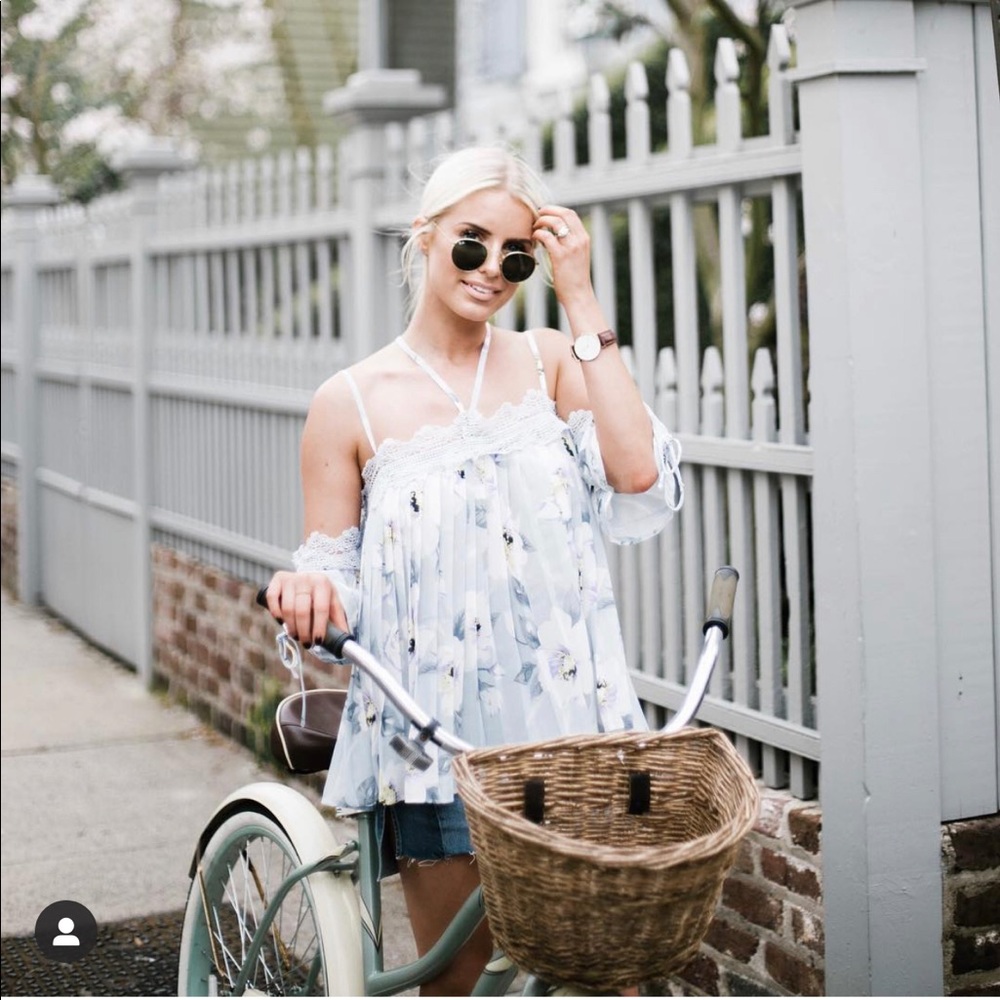 Forever 21 off shoulder crochet floral pleated top
